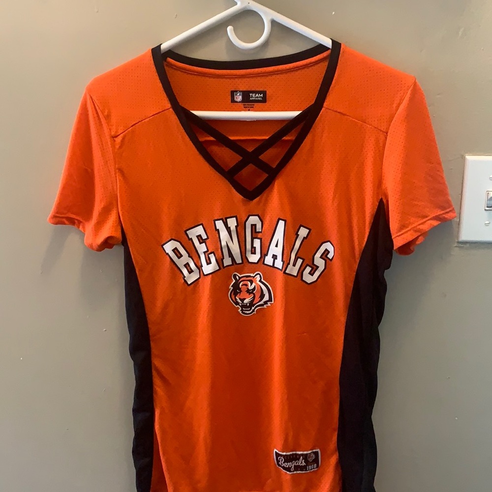 Official NFL Bengals apparel. Size M.